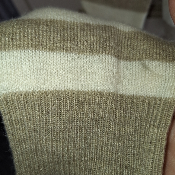Forever21 Sweater Wool Blend SzM Long Sleeve Contrast Stripe Taupe/Creme V Neck - Picture 7 of 7
